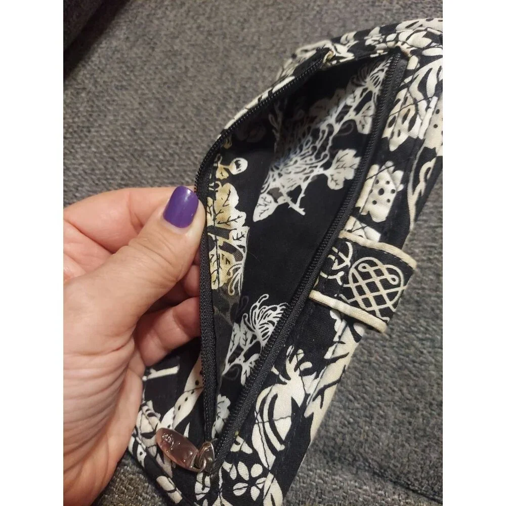 RETIRED VERA BRADLEY TRI-FOLD‎ WALLET BLACK WHITE FLORAL DESIGN ID/CREDIT *flaw - Picture 7 of 15